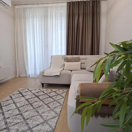 Oslo At Golden Tower Modern 2br Appartement